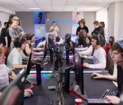 logitech playdays 206