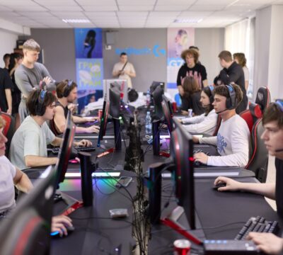 logitech playdays 206